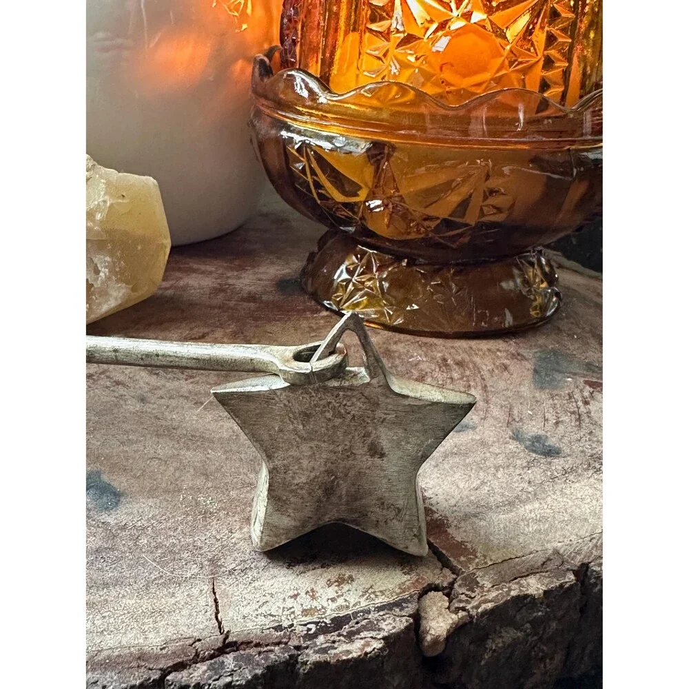 Vintage Star Candle Snuffer – Cast Metal Wick Extinguisher, Rustic Cottagecore D